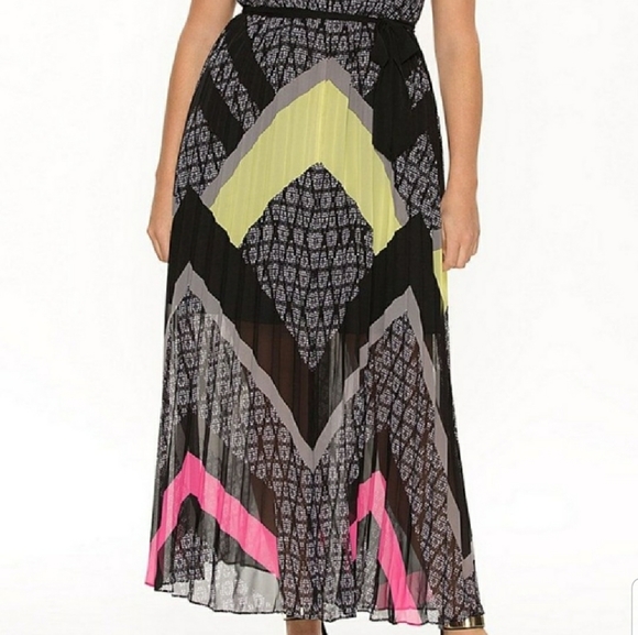 (Plus) Lane Bryant Maxi Dress - Picture 2 of 6